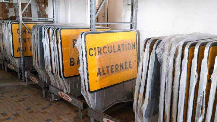 Vente de panneau de signalisation à Baie-Mahault